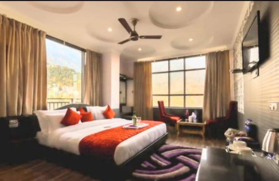 Hotel Holiday Hill, Near Mall Road, Mcleodganj# Parking#Restaurant Dharamshala Exterior foto